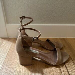 Steve Madden tan suede block heel